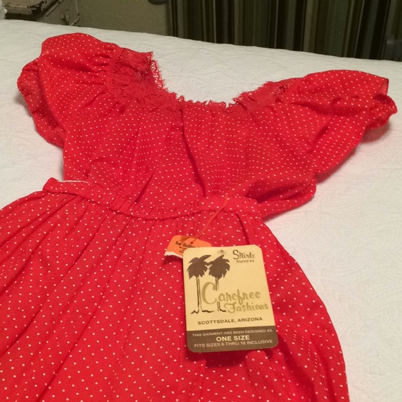 Two piece outfit made of cotton. Has underskirt - Picture 5 of 5